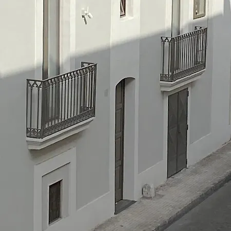 Le Finestre Su Via Roma - Apartment *